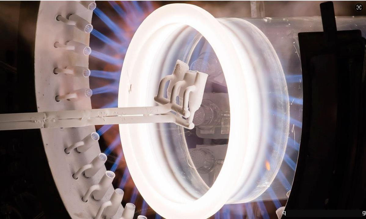 Quelles sont les diverses applications du quartz dans la fabrication de semi-conducteurs ?