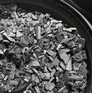 Le goulot d'étranglement invisible dans la croissance du SiC : pourquoi la matière première SiC CVD en vrac 7N remplace la poudre traditionnelle