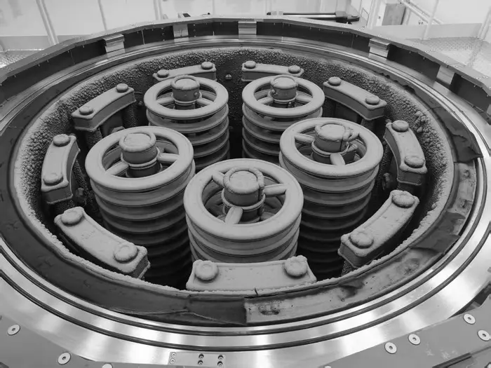 ​À l'intérieur de la fabrication de bagues de mise au point CVD SiC solides : du graphite aux pièces de haute précision